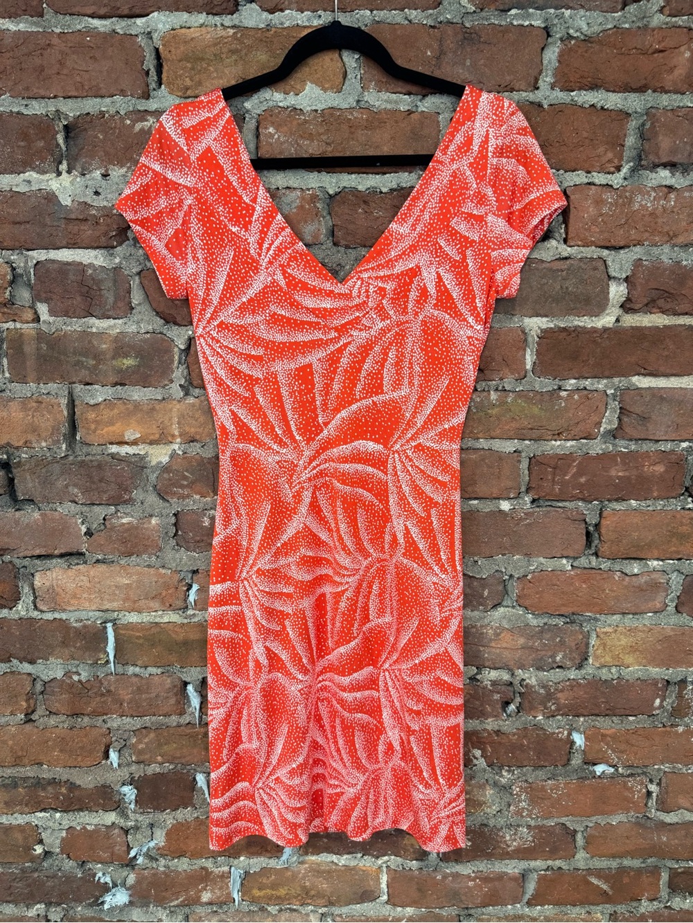 Vintage Diane Von Furstenberg Women’s Orange Print V-Neck Dress (100% Silk)